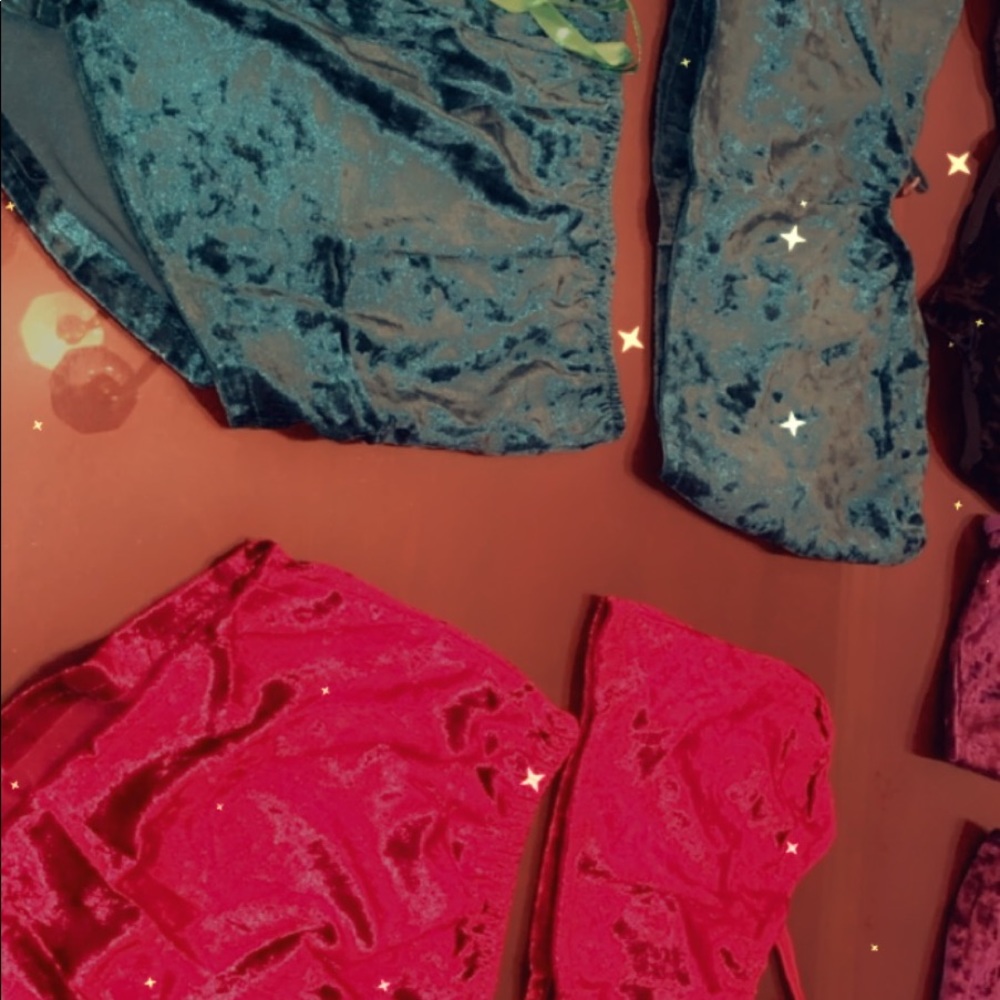 Clothes - Picture 6 of 7
